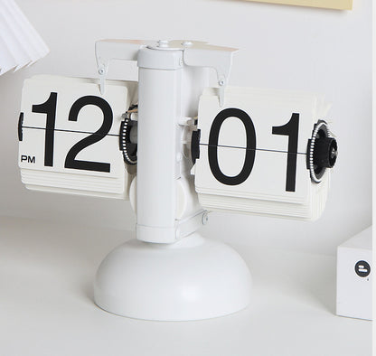 Automatic Page Turning Mechanical Clock Balance Calendar European Style Creative Gateway Desktop Decoration（With Battery）